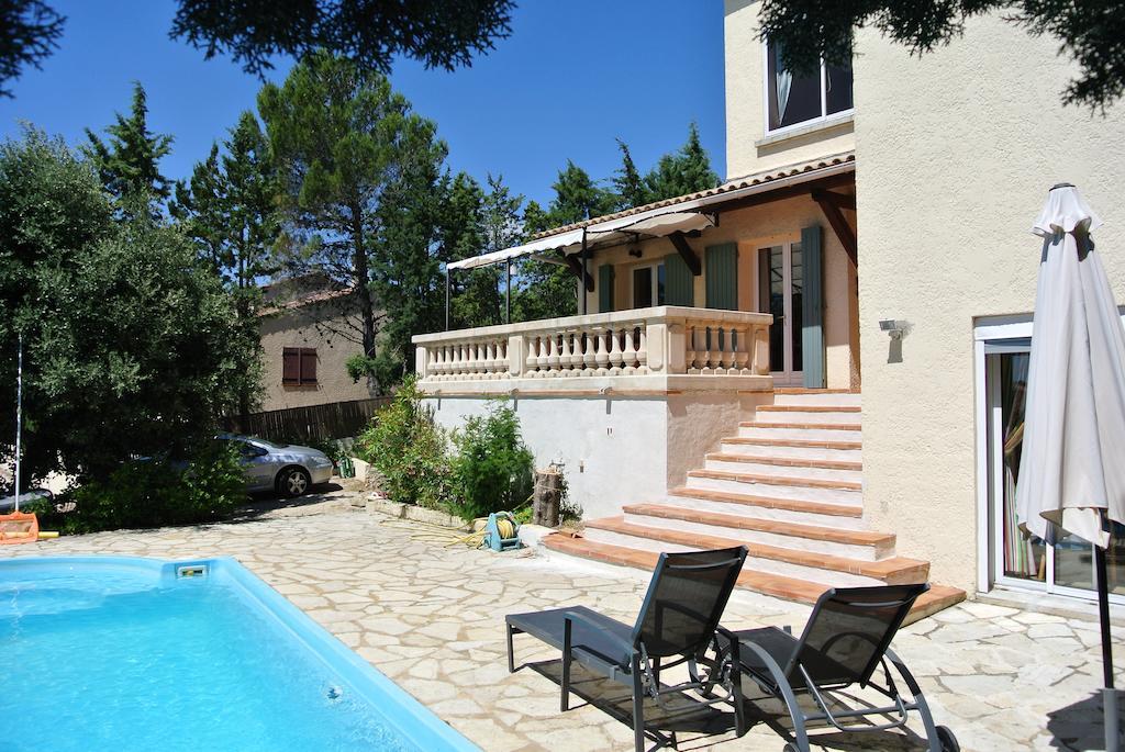 En Avignon 30133 Les Angles Apartment Les Angles  Стая снимка