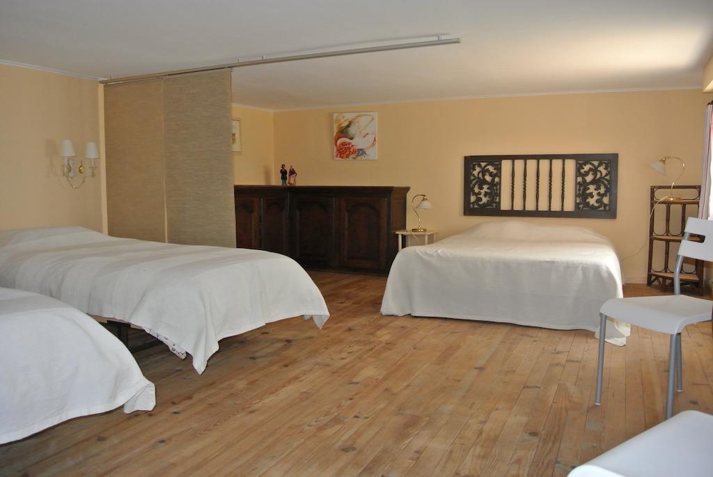 En Avignon 30133 Les Angles Apartment Les Angles  Стая снимка